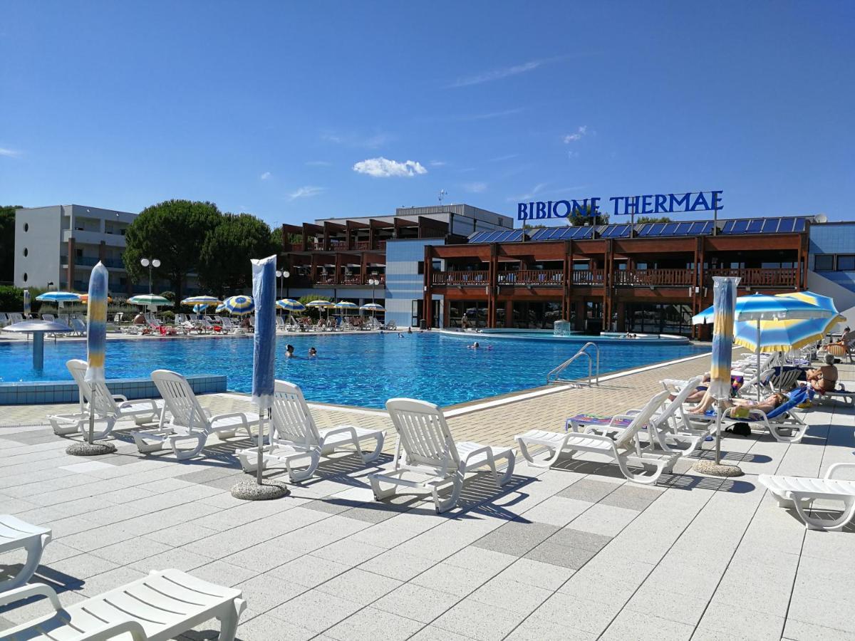 Condominio Moschettieri Monolocale Бибионе Екстериор снимка
