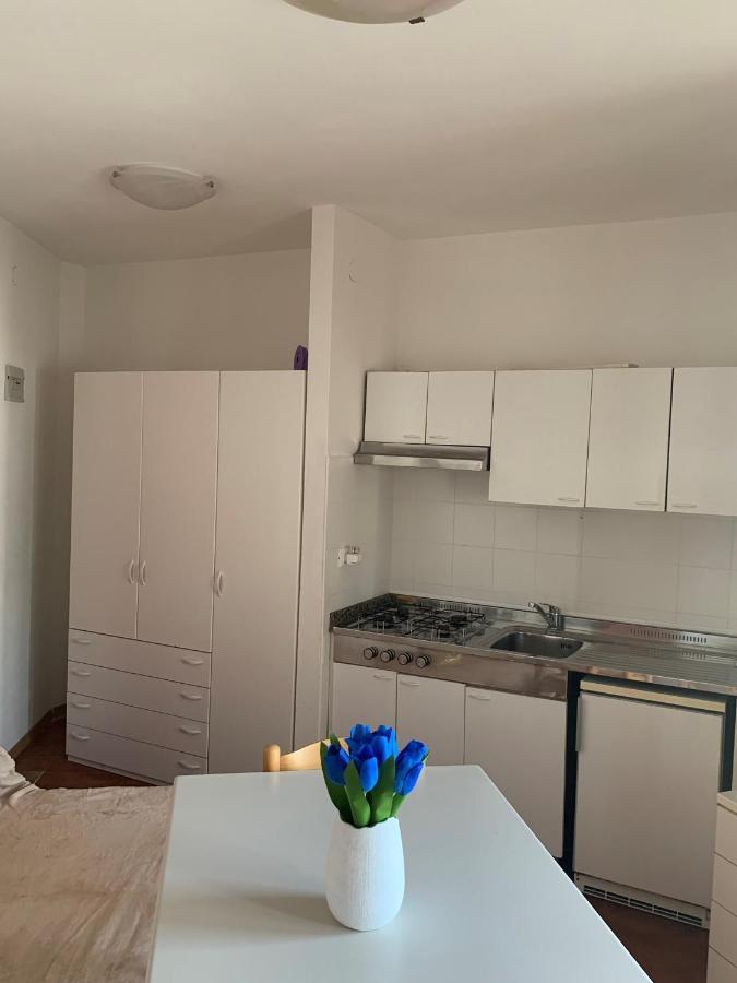 Condominio Moschettieri Monolocale Бибионе Екстериор снимка