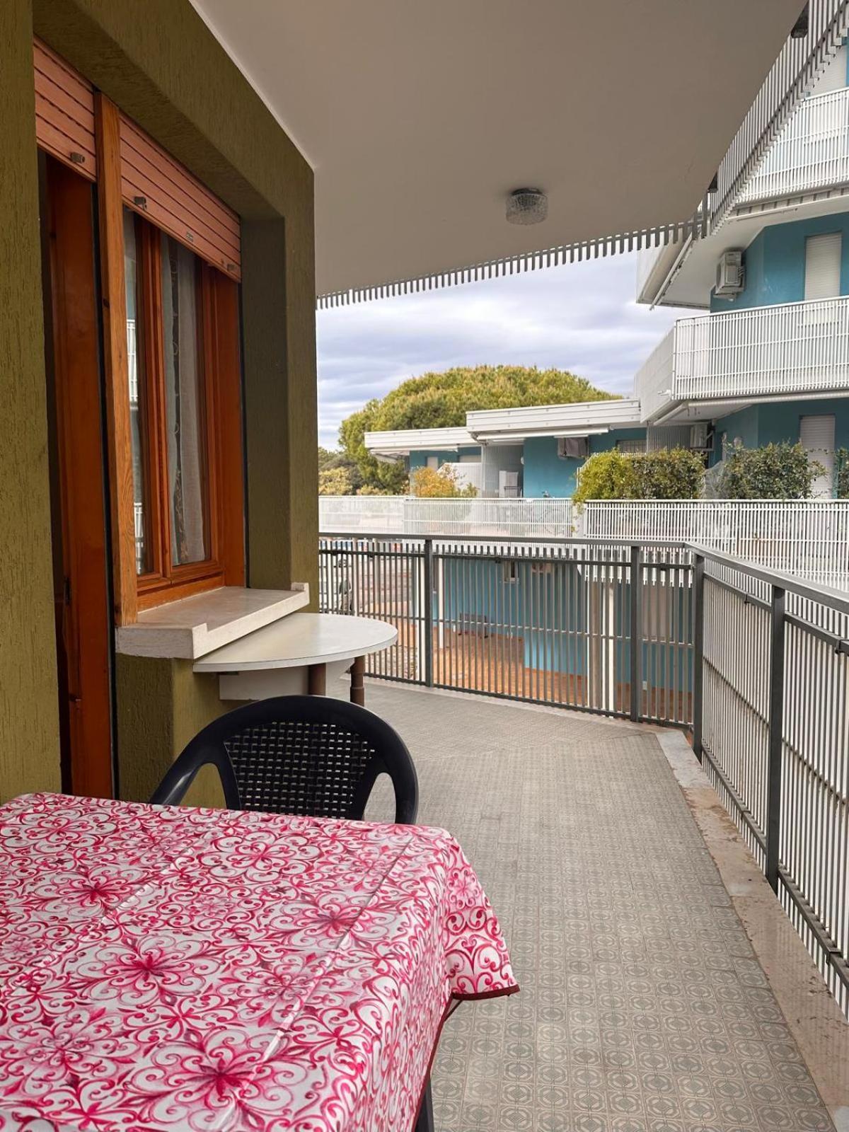 Condominio Moschettieri Monolocale Бибионе Екстериор снимка