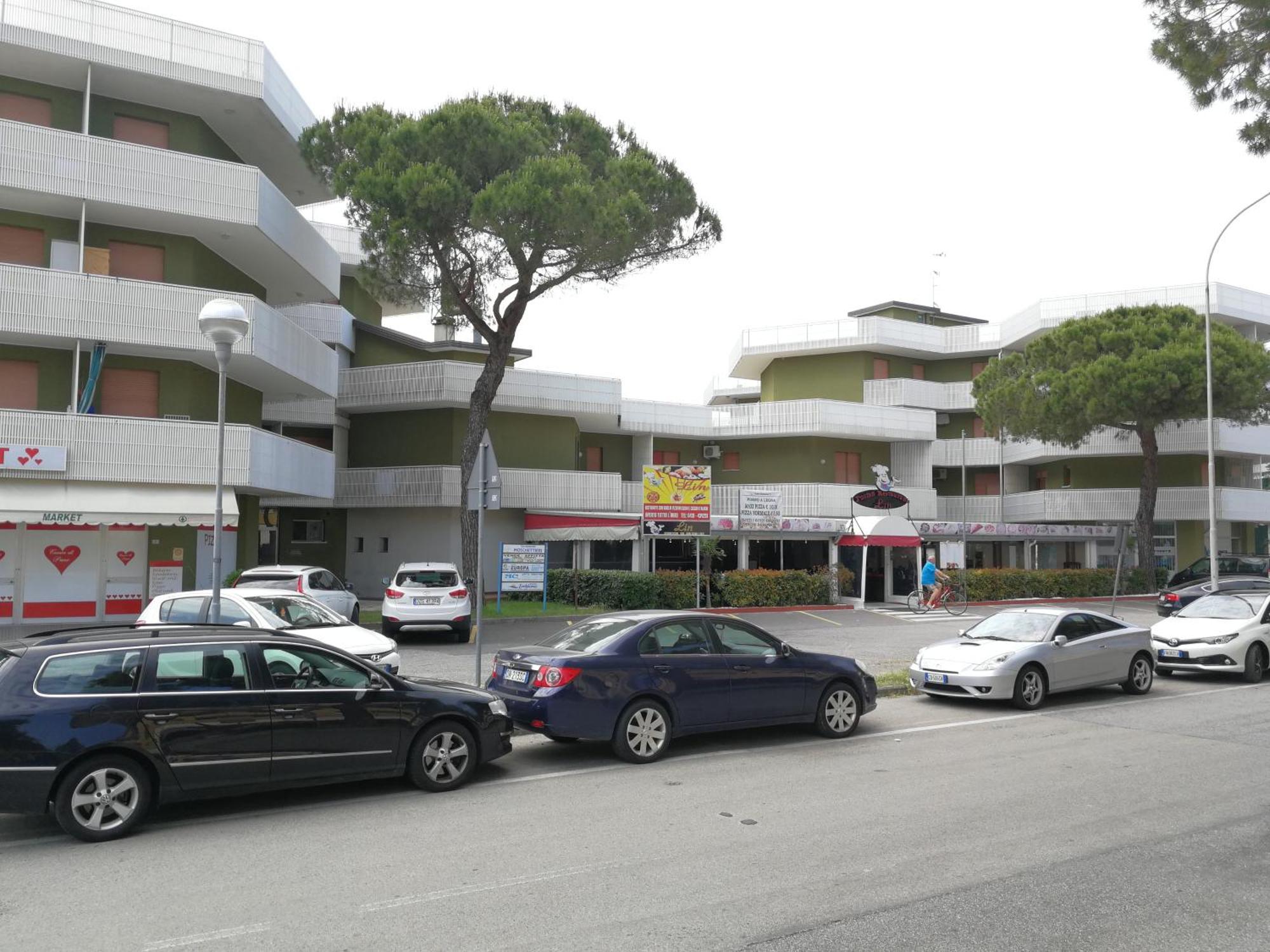 Condominio Moschettieri Monolocale Бибионе Екстериор снимка